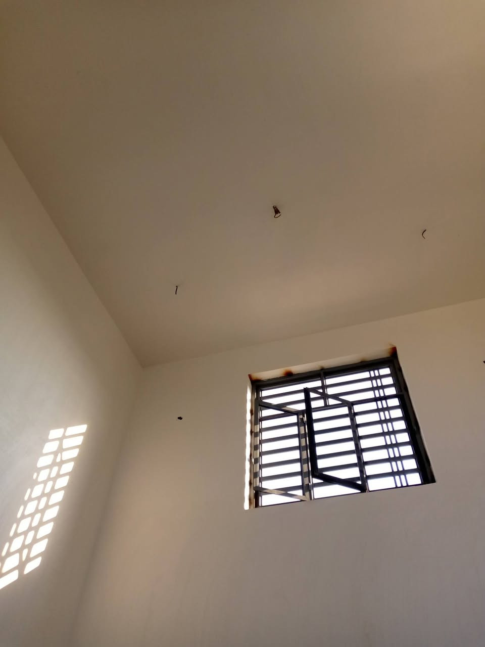 لباخ متفرغ حاليأ شقل سميت وبياض شقل نضيف داخل السماوه فقط ***********
