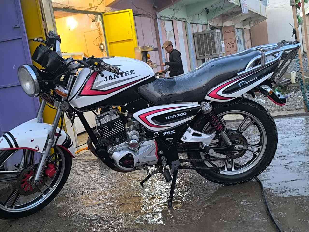 ابسبب الوعود الكاذبه محرك شرط

 نضافه كدام العين حجم المحرك 200

مو شراي لا تبزعني رحمه الله خابر ودلل 🫵

*********** ↗️
