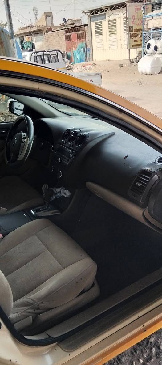 سلام عليكم  نيسان التيما  ٢٠١٢ خليجي  حادث  داخل العراق        باب وجاملغ ايمن بدون رقم تحتبر دخول جديد  سعر ٥٥ ورقه وبيه مجال الشراي  اتصل عل رقم *********** مكان كربلاء

