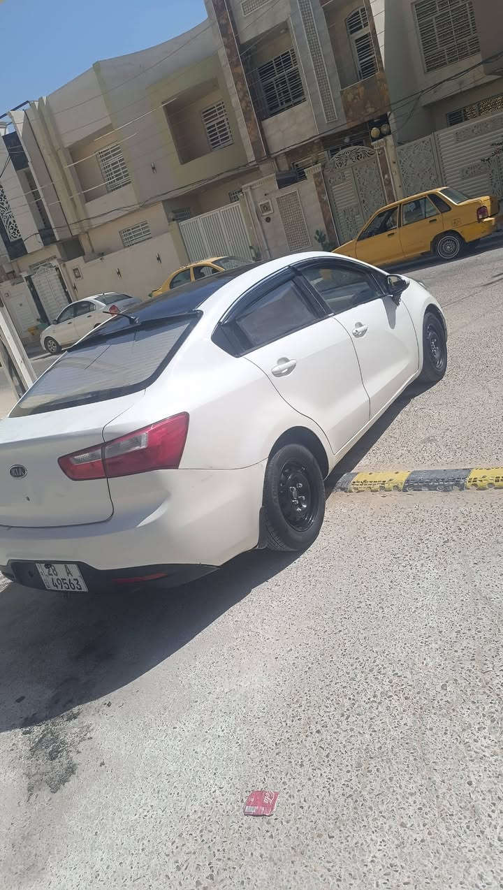 كيه ريو مديل 2013رقم نجف نكليزي بيها رشات صبغ اثر دحجات بدون دواخل محرك جديد هستوني شاده 1600خليجي السعر 83
***********
