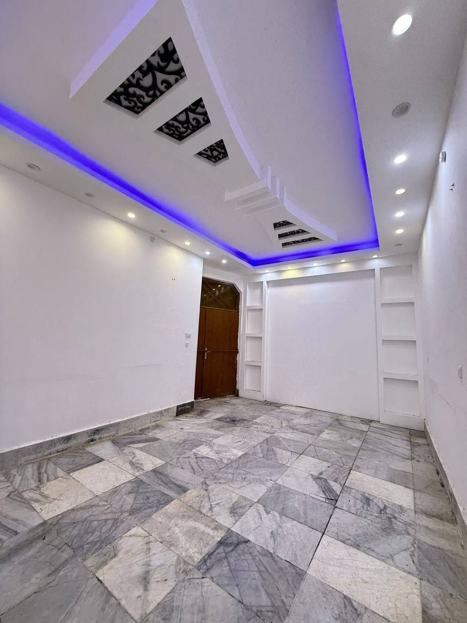 أللهم صل وسلم وبارك على ألحبيب ألمصطفى وأل بيته ألطيبين ألطاهرين
للشركات فقط :
 بيت للإيجار في مركز مدينة ألسماوه وفي احد أحيائها ألراقيه  ..
 للراغبين من ألشركات وألمكاتب وألدوائر مراجعة مكتب ألركن ألذهبي أو ألإتصال على أرقام ألمكتب ,,,***********   ----      ***********
