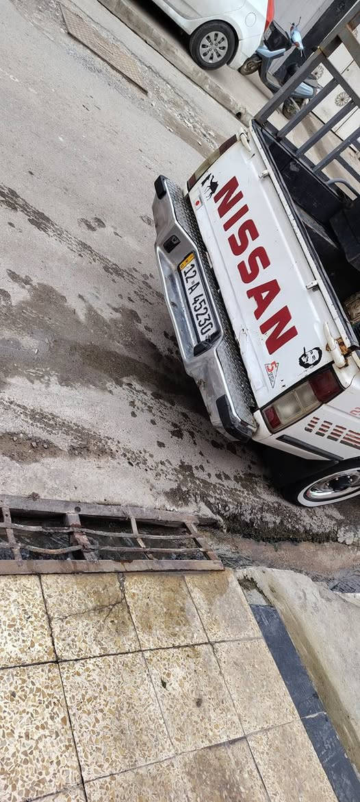 نيسان 93 بدون صبغ بدون خياس بور ستيرن تبريد.  للمراوس فقط ابدبل قمارة***********
