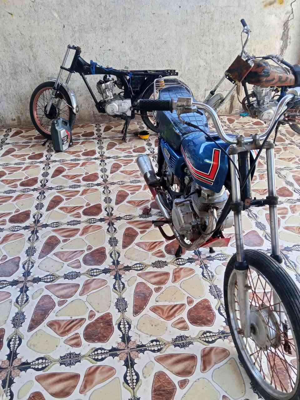سلام عليكم دراجه للبيع375 وبيه مجال يا الغاليين مكاني بصره المدينه وهاذ رقم ***********
