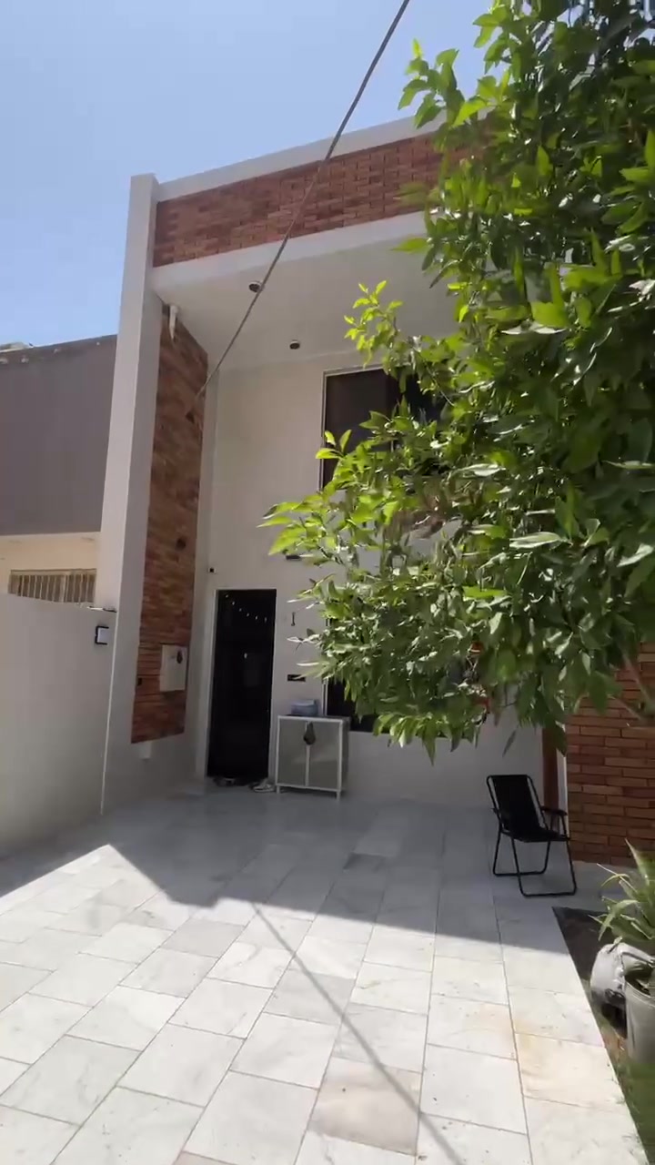 بيت للبيع ٢٥٠ متر طابقين 
حي ابو طالب قرب مطعم ليالي الفرات  قريب من مجنع القضاة


**إذا كنت صاحب هذا الإعلان وتريد حذفه لأي سبب، رجاءا أرسل رسالة إلى الدعم الفني**