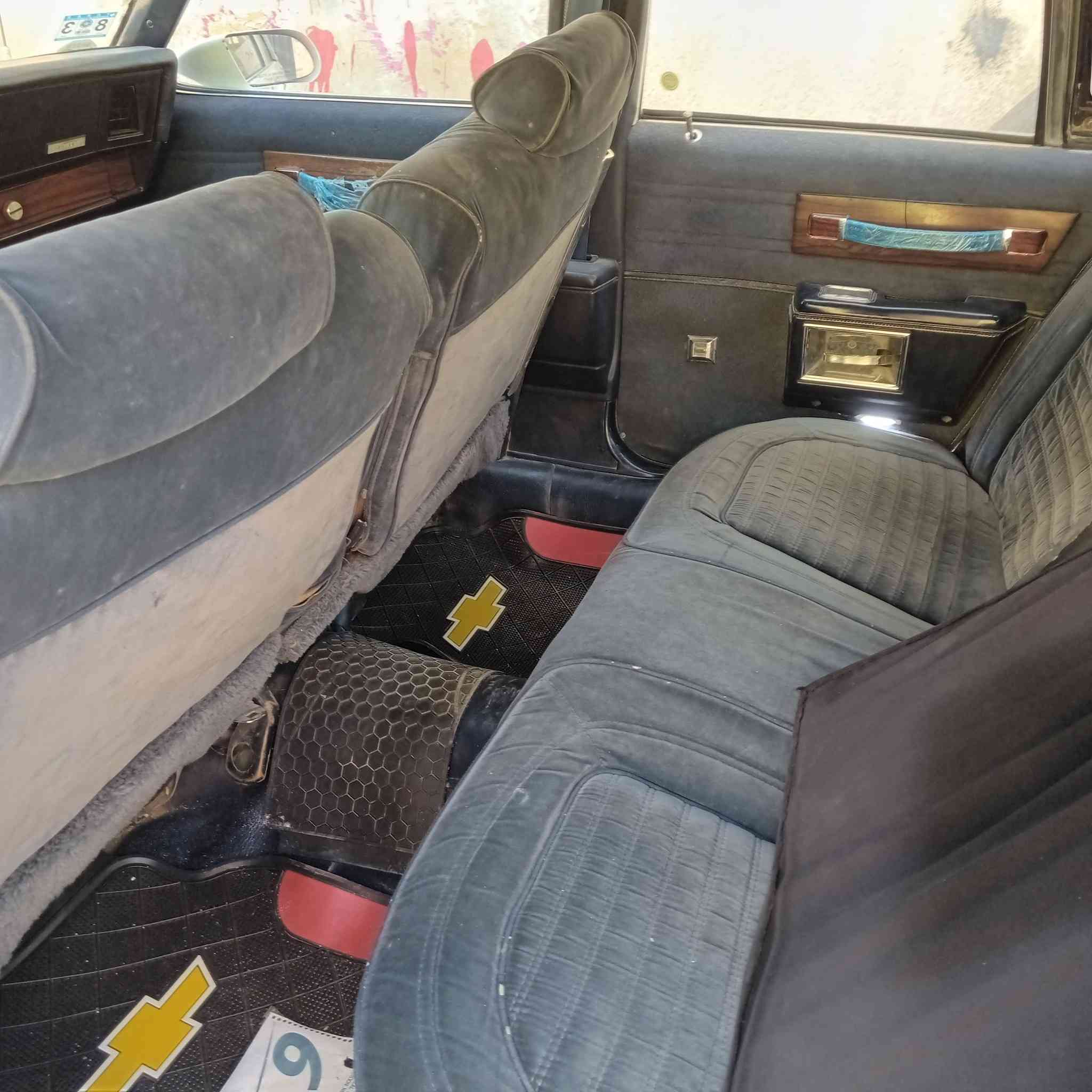 السلام عليكم كابرس موديل ٨٩ رقم مثنى انكليزي بسمي محرك  ٣٠٥كير ٧٠٠ تبريد شغال مع منضومة غاز السعر ٧٥بيه مجال العنوان ميسان ***********
