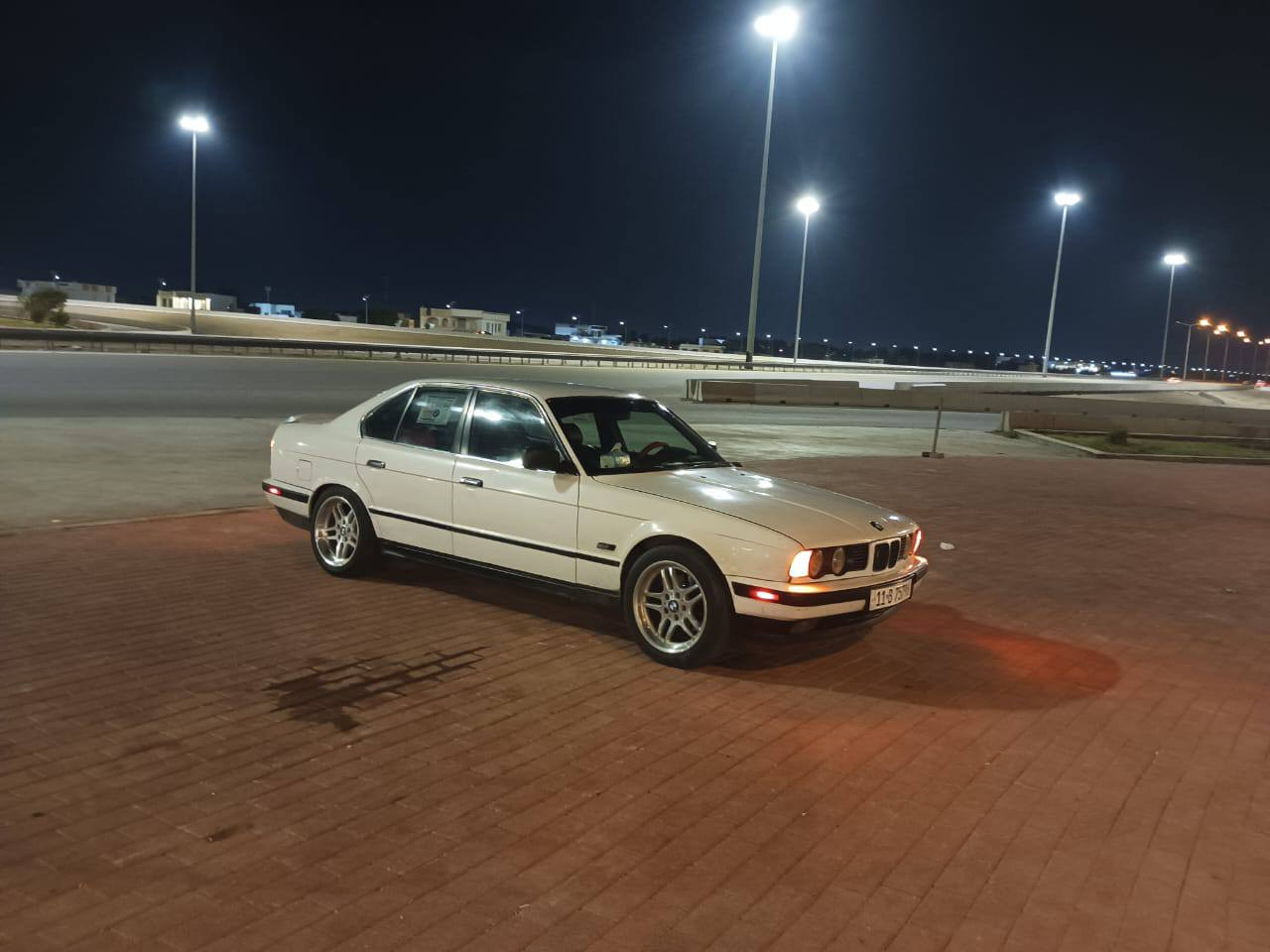 للبيع بي ام 91
525 مسكر عدل مكفول أصل وفصل
رقم بغداد انكليزي مميزز بأسمي شخصياً 
سنويه لحد 2032
كير zf رياضي غني عن التعريف
مكفوله كفاله عامه من ضربه وصبغ السياره على وضع لشركه
ويل M اصلي مختم
داخل جلد 
جام كهرباء 
تبريد شغال 
مسجل وسستم صوت كامل 
كيجات رياضي 
صدر كله جديد
كهربائيات كلها شغاله وعلى وضع شركه
نشاط سياره يشك الكاع ماشاء الله
 ترايك 200 شرط 
السعر 58 مكاني الرمادي
‏‪***********‬‏
