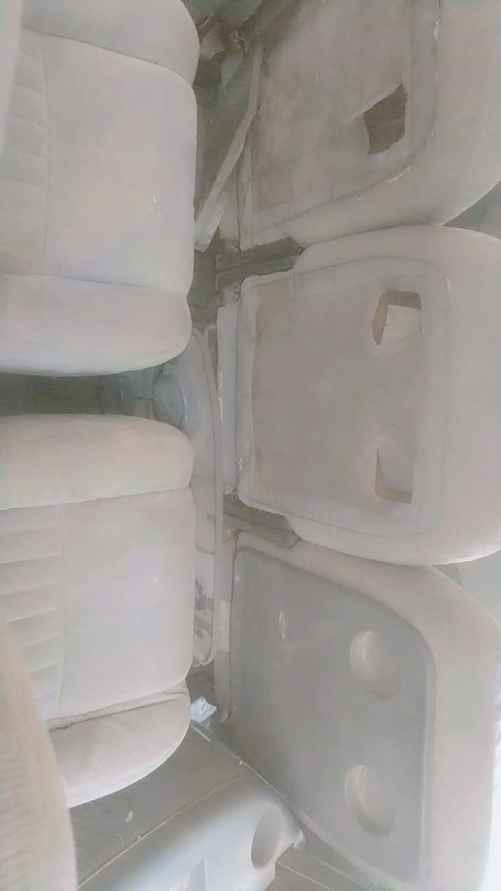 سيارة بونتياك سبعة راكب رقم نينوى مكينة كايمة كير سليم سنوية مشروع وطني سنوية ما ساقطة سعر ١٨ ورقة بيها مجال والسيارة شرط التحويل ***********
