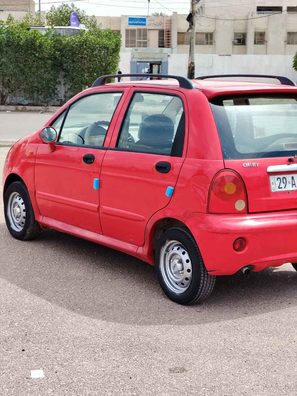 سلام عليكم 
للبيع كيو كير اوتو موديل 2013 
سياره جديده السعر 29 ورقة مكان بغداد 
تحويل مباشر سنويه جديده رقم جديد مشروع وطني سياره مكفولة من ضربة من كلشي مكينة كير مكفولات تخم تاير باتري كلة جديد تبريد شغال 
***********
