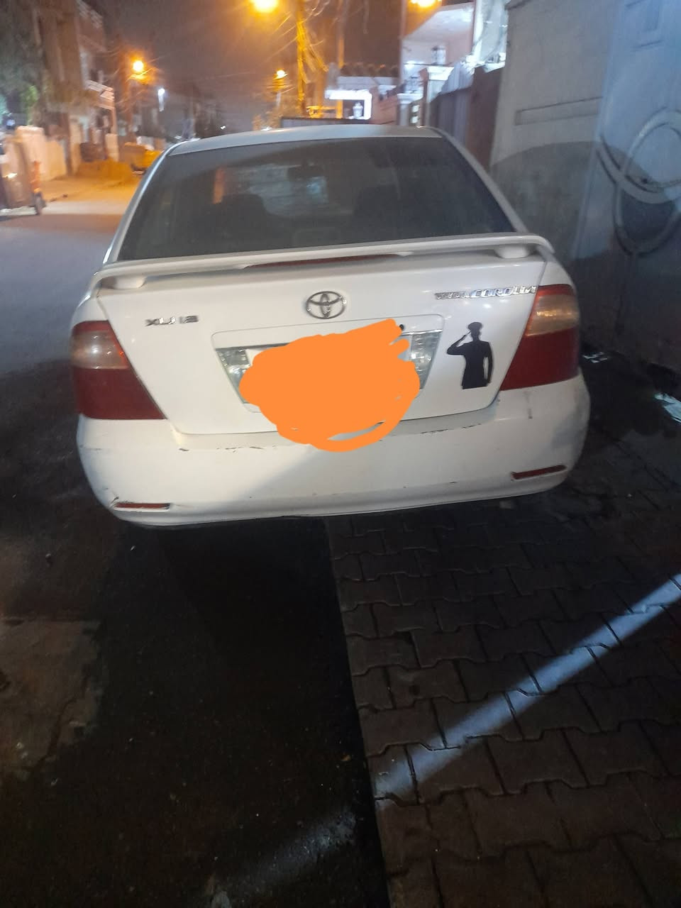 السلام عليكم عندي كورلا بيكاتشو للبيع وارد خليجي محرك ١٨٠٠ وبيهه ضربه اماميه وخلفيه بدون دواخل مصبوغه عام  وكيرومحرك مكفولات.والسعر ٧٥ وبي مجال قليل.. مكاني بغداد. الدوره ***********
