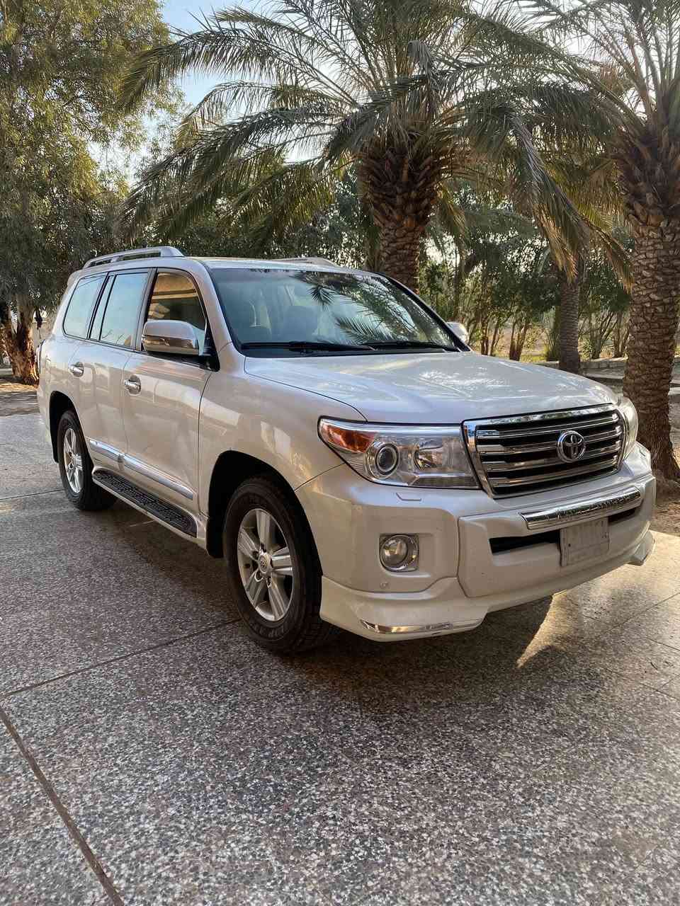 لاندكروز 2014 بريم السياره كفاله عامه السعر 370 
***********

