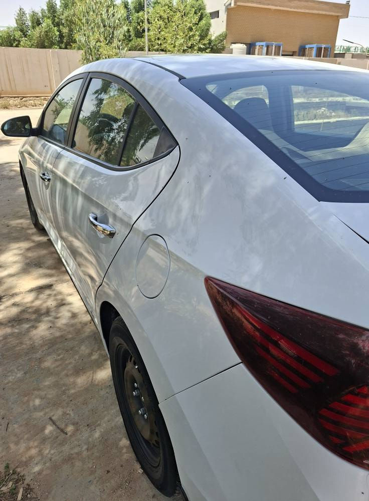 هونداي النترا 2020 مكينه 2000cc السياره بيها طخه بسيطه بالباب للاستفسار *********** النجف, العراق
