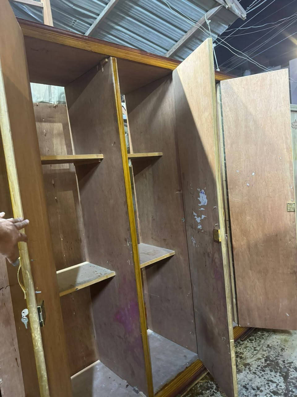 الحجز خاص اكو توصيل♥️🍁🥀
كنتور تزكام ٥ ملم 
٥ باب للبيع مستخدم نظيف 
سعر 225 توصيل بغداد بكروه عنوان الأمين الثانيه للحجز والاستفسار وات ساب ***********
