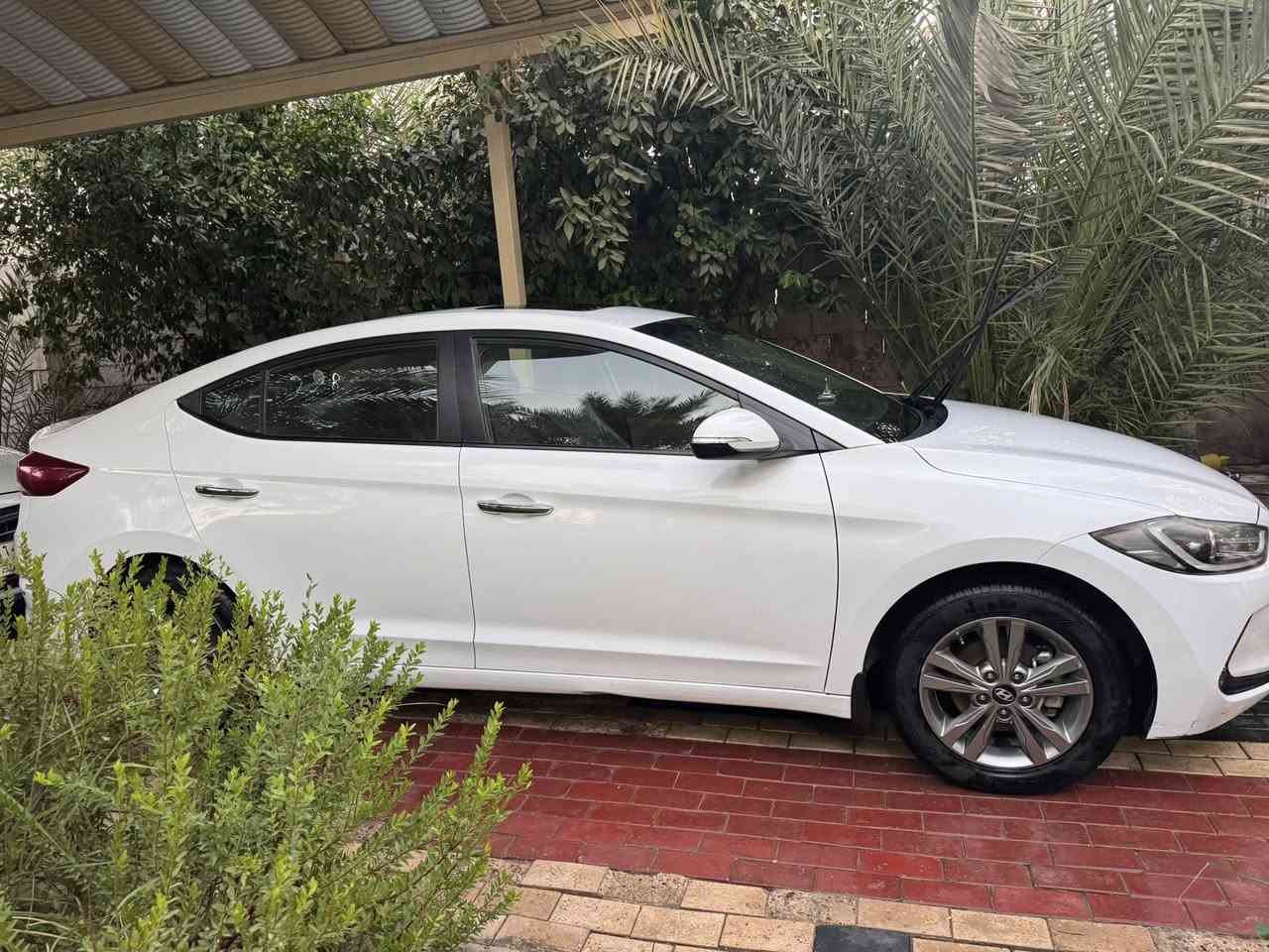 السلام عليكم
النتره 2018
مفوله كفاله عامه
السياره على وضع الشركه ماشيه 65الف حقيقي
فول عدى البصمه 
محرك 2000
السعر 160$
المكان كربلاء طوريج 
السياره جديده 
*********** @إشارة
