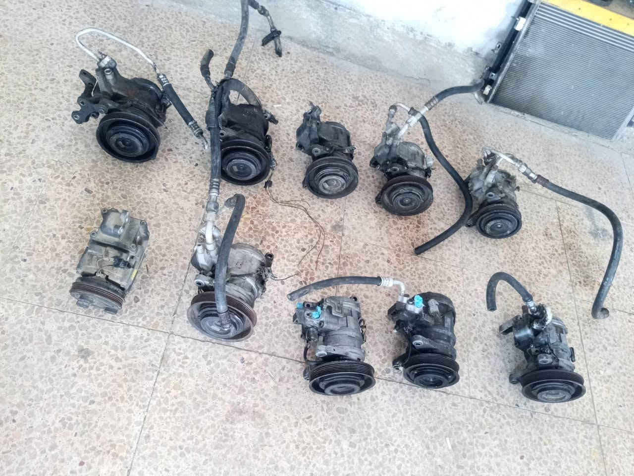 تبريد انواع السيارات المحور والكوري انواع الكمبريسرات بستم راوتري كهربائي اخوكم ابوزهراء العكيلي ذي قار قلعه سكر ***********
