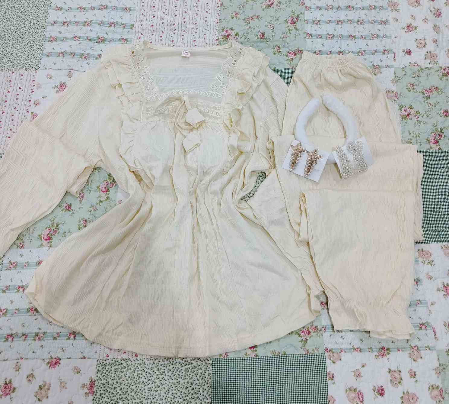 مرحباً عيوني متوفر بيجامات منزلية أنيقة وبااسعار مناسبة لطلب على الخاص او على الرقم***********
