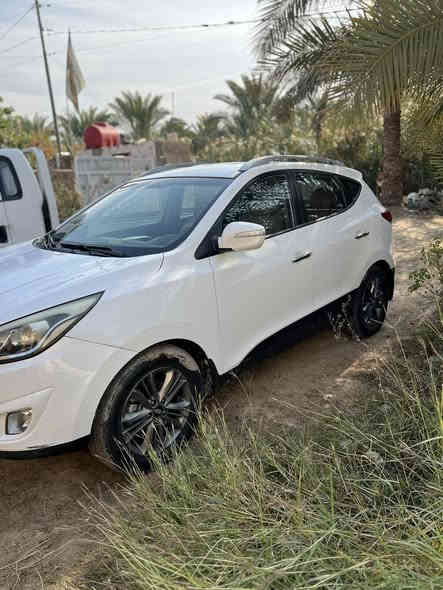 السلام عليكم توسان لل بيع موديل ٢٠١٥ سياره خير من الله مكفوله كفاله عامه السياره بسمي 
السياره بيها كم شخط موجود وياها سونارها تفحص تقتنع 
االشراي فقط يتصل البياع شره امشي عليك الله لا تكسر بحلال العالم تصل ***********
