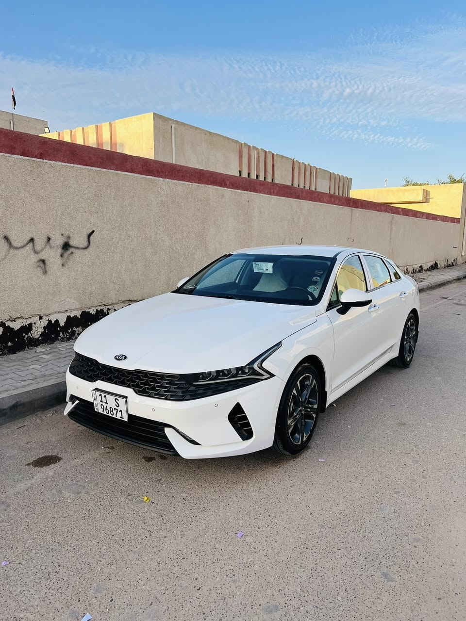 سلام عليكم
للبيع  k5                                                
خليجي وكالة                                      
موديل 2021
مكفول كفاله عامه حته الدعاميات 
ماشيه 56 الف حقيقي 
رقم بغداد بسمي مشروع وطني 
المحرك 2,0L DOHC.                                                
مرتبط بكير بوكس 6 سرعات
مفتاح التشغيل بصمة                
تشغيل عن بعد
لايت LED + زينون
كشافات زينون                                  
الاناره الداخلية هيلوجين 
بك لايت LED
قبضات ابواب المنيوم 
حجم الايطار 235/45R18
مقود جلد حياكة                              
مثبت سرعة
المودات والاوامر الصوتية 
فحص نطام السيارة 
بردات ابواب خلفية                    
تجاوي متحركة
‏شاشة  ابل كار بلي 
كاميره دوارة
اريل نفكيتر                                
حساسات امامية
حساسات  خلفية
تبريد شاشة                                      
قطعتين تبريد
نظام مانع تزحلق 
‏ABS
‏DRIVEMODE‏
‏Comfort🏁eco🏁SPORT🏁SMART
شاحن واير ليس
اشاير بالمري والمري قابلة للطي   
✅ مكان السماوة    
للأستفسار انتصل على الارقام 
*********** 
‭0770 690 0297‬
✅ ملاحظة : انا مكلف بالنشر
