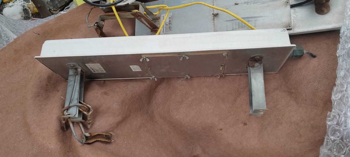 السلام عليكم ورحمة الله وبركاته
شباب اجهزه للبيع مستخدم
سكتر و ٩١٢
دش و ٩١٢
٥ ابراج ١٨ متر g35
راك صغير
عاكسه كهرباء ١٢ فولت و ٢٤ فولت
حسب الصور المرفقه
قيم مانختلف ان شاء الله


**إذا كنت صاحب هذا الإعلان وتريد حذفه لأي سبب، رجاءا أرسل رسالة إلى الدعم الفني**