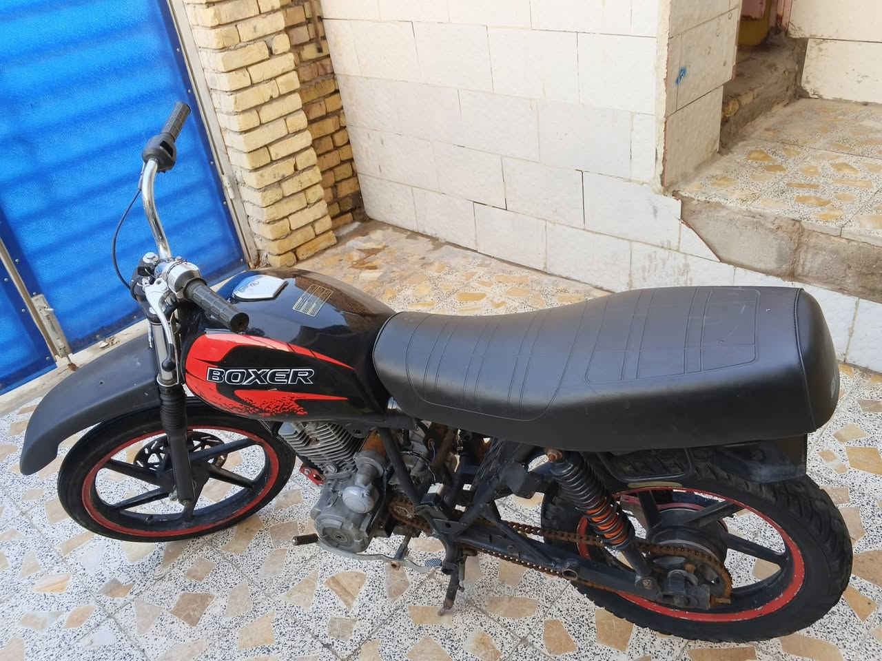 سلام عليكم
دراجه للبيع 

بوكسر محور مكينه خمسه كير

الدراجه ستوها معمره كله جديد 

كشن تانكي دبلات امامي وخلفي جديد

كابريتر تواير والوياله نضيفات

الدراجه شرط تاكل الكاع اكل اذا مو علا 3 وتبطنش مرجوعه

شرط شلعه ومعدل الدراجه بدون اوراق اكفلها الك عشاير 

السعر 325وبيها مجال قليل كلش 

الاتصال ***********

خاص متواجد بس مو بكل وقت
