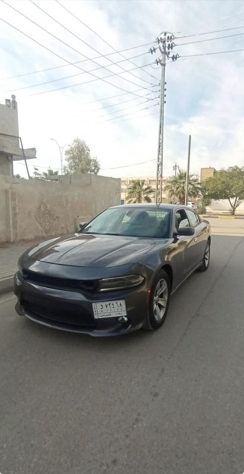 السلام عليكم جارجر موديل 2016 رقم بغداد وارد امريكي قطعتين جاملغ خلفي وباب بدون دواخل وبدون ارباك وبيه مكانين رش مقدار شبر مكينه 3600مكفوله كير مكفول حداديه امامي خلفي جديده سياره مال بيت ما بيه نقص جاهزه ومواصفاته معروفه السعر ١٦٣ وبيهة مجال مكاني واسط العزيزية ***********
