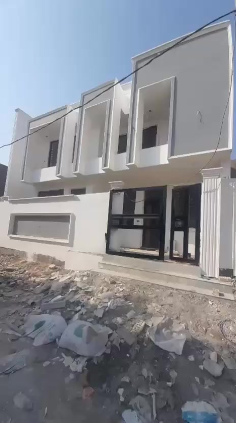 يا الله السلام عليكم بيت طابو زراعي للبيع المساحه 175
الطابق الأول 
غرف نوم عدد 2 صاله مع صحيات خارجيه وكلدور كبير وحديقه داخليه ومطبخ حار وبارد ومجمع صحي 
الطابق الثاني 
غرف نوم كبيرة عدد 3 ومجمع صحي وسطح ناصي  موقع الدار حله شارع 80كربلاء خلف شركت عراق البدر استفسار الاتصال ***********
