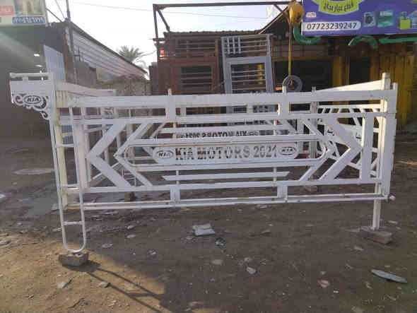 محجر نظيف نظافة ١٠٠ ب ١٠٠ جديد مامستخدق قليل مشدود عل سيارة ٣اشهر فقط تسكام شغل درجة أولى 
السعر ٤٠٠ وبي مجال 
مكلف بلنشر 
رقم صاحب المحجر ***********
