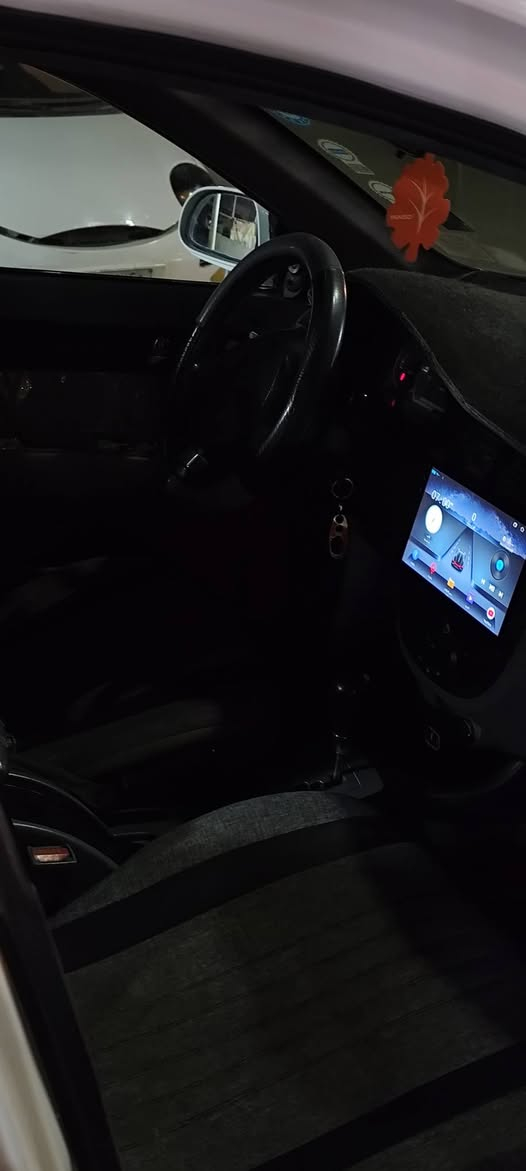 اوبترا موديل 2011
رقم انكليزي مشروع وطني  سنوية للـ 2028 راعيهة بالعمارة تحويل ثاني يوم 
بيهة جاملغ امامي وخلفي بيهن صبغ 
تخم تاير جدد ويل هسة شادهن حدادية وتبريد وتدفئة نعمة من الله 
محرك وكير بالجيس 
شاشة تاب كامرة خلفية بصمة ابواب 
السعر 70 وبيهة مجال 
*********** ميسان ـــ العمارة
