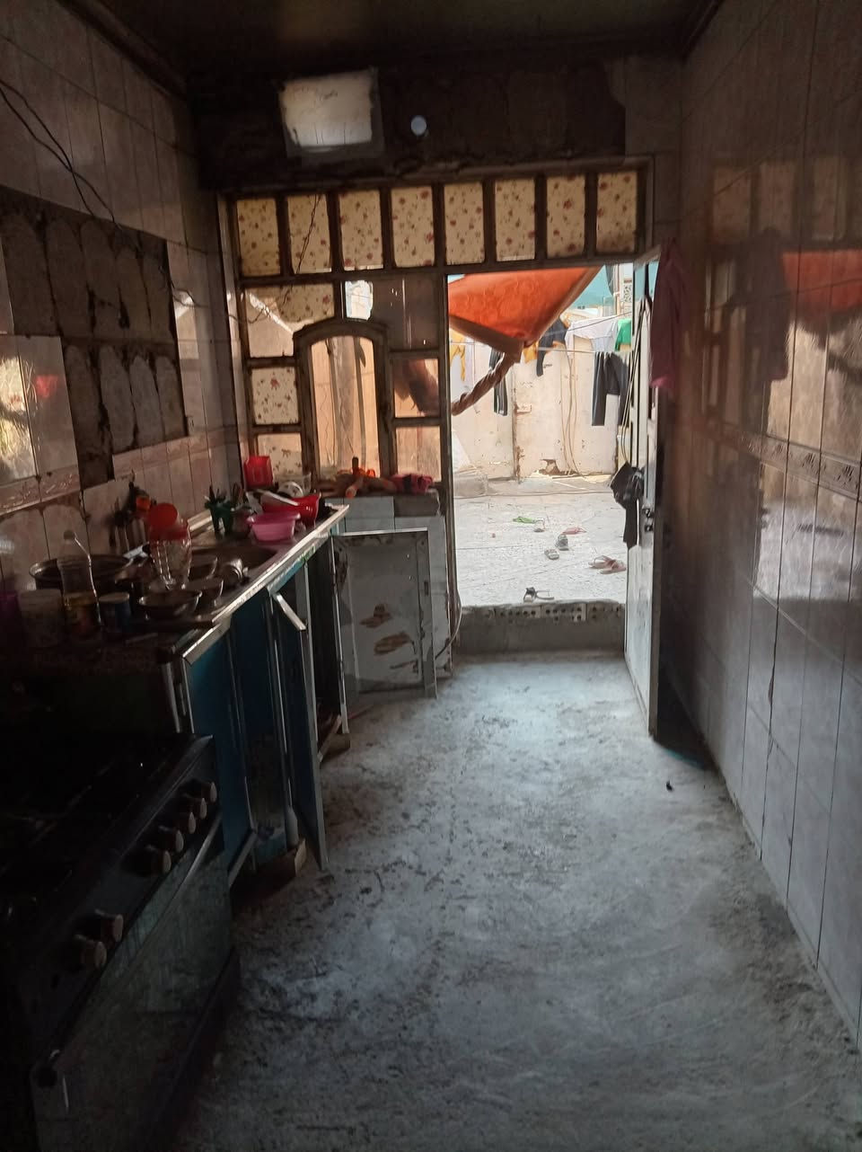 إسلام عليكم بيت للبيع في حي السفير خلف بانزين خانه قرب مدرسة صفيه   ***********
