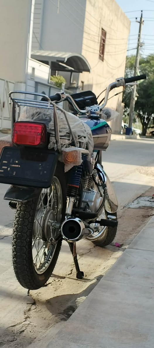 سلام عليكم نامه 2026 شلعه معدل اطّير جديد مطلعها ماصار شهرين اي نقص مابيها مكينه سبانه ماطاخها كلها عل بلاد 

***********وهاذه رقمي
