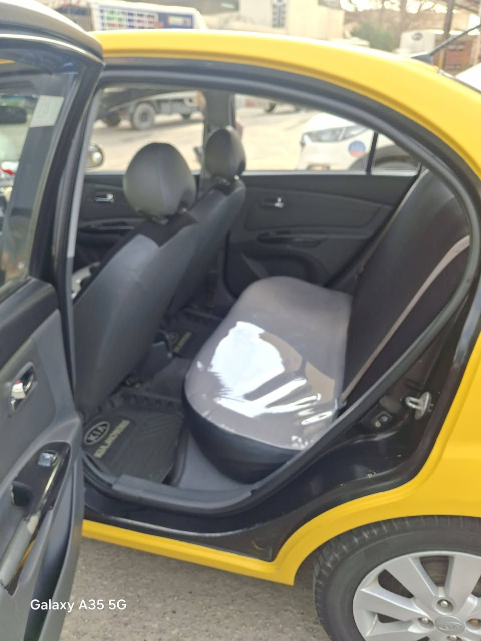 كيا برايد موديل 2010

رقم بغداد باسمي انكليزي 

كابون ماستر بيها 

محرك وكير تبريد شرط 

بدون ضرر شرط 

*********** مكلف بل نشر لاتفوت خاص
