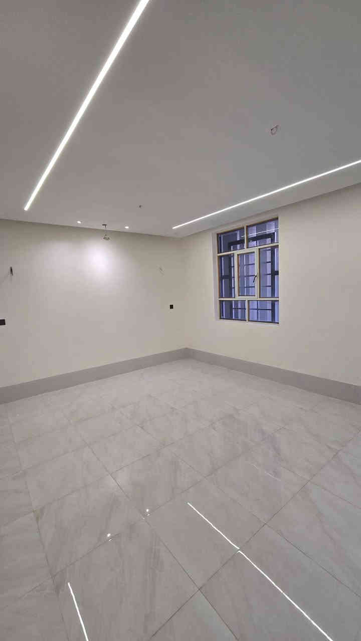 السلام عليكم بيت للبيع المساحه 100متر طابقين بناء حديث يحتوي على غرفه عدد 3 خدمات كامله يصلح سكن او حسينيه العنوان كربلاء حولي ابو مهدي المهندس ملحق دار السلام يبعد عن الحولي ١٠٠متر بسعر {[[168مليون ]]  استفسار اكثر الاتصال بالأرقام التالية 
*********** اسيا وتساب 
***********
