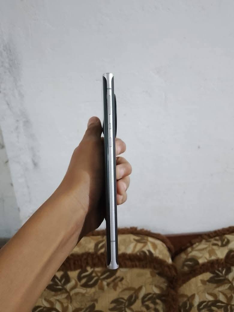 سلام عليكم
وحش الالعاب 
لايكا 1 الاماني 
ذاكره 256
معالج سناب دراكون 888
رام 12 
شاشه بتردد 240 هيرتز 
صوت ستريو 
كامرات فول معروف بكامراته لايكا 
وحش العاب بوبجي بل سلاسه فول
شاشه منحنيه 
بصمه اصبع بل شاشه 
كله شغال 
للبيع 225 الف بي مجال 
مكاني بغداد ابو غريب 
ويا كفر  ***********
