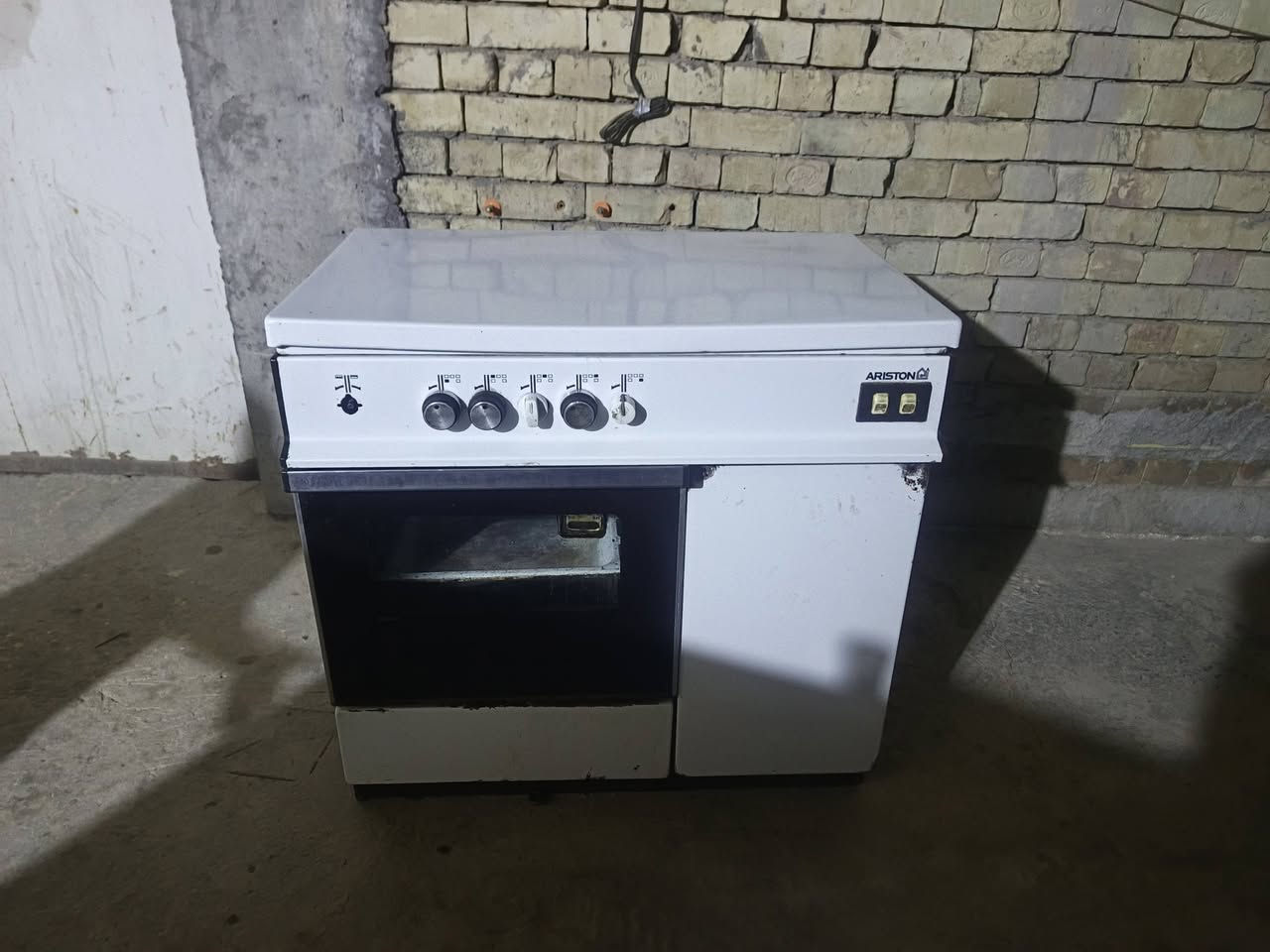 طباخ كلش نضيف شغال كامل  مكانه كربلاء سعر 75 وبي مجال وبخدمة***********
