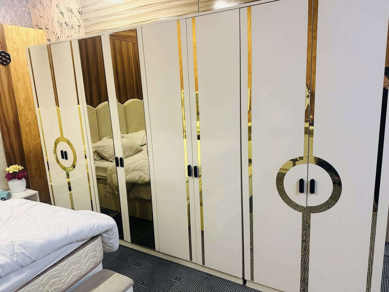 السلام عليكم غرفه تركيه 10قطع فول نضافه شخط مابيه للبيع واتس ***********
