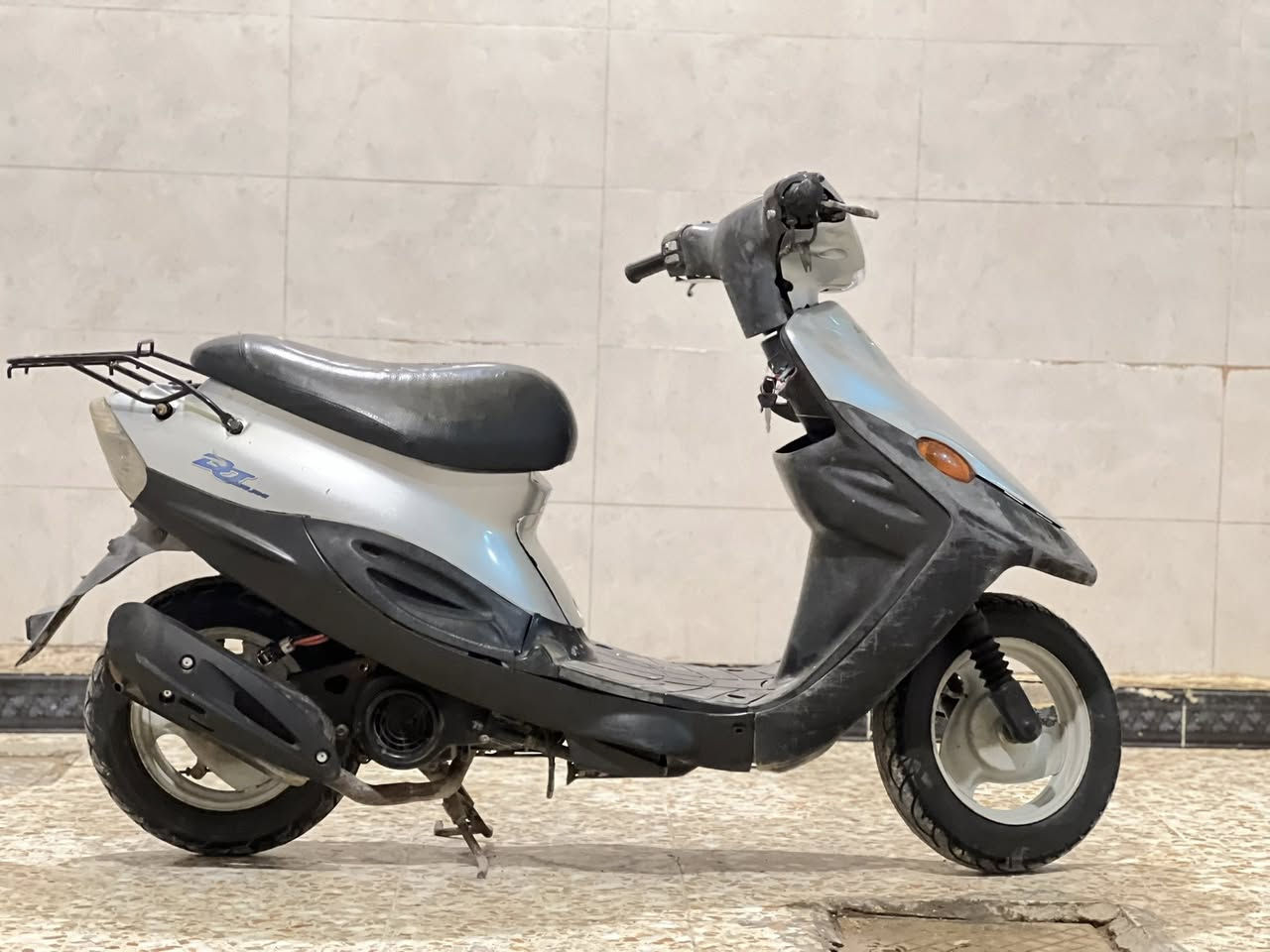 للبيع 
نكرة سلف كهربائيات كلها شغاله 
مكينه واكسن شرط 
٤٥٠ وبيها مجال 
***********
