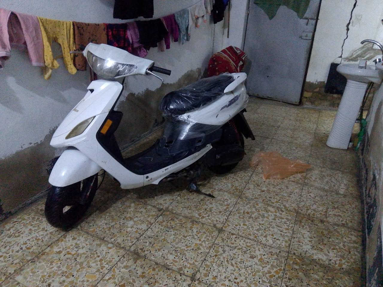 ماكس قــجمة ياباني 120 
الصناعة يابــاني ـ السرعة 120 

نظافة الدراجة واضحة بالصور 

مكينة شرط بلادية برغي مامفتوح بيها 

كابريتر بــــلادي - سلف بـــــلادي ،

العنوان بغداد الشعب نهاية الفورتات -السعر ٣٧٥ وبيها مجال

الشراي يتصل واتساب واتصال خط.  ‏‪0778 003 9422‬‏
