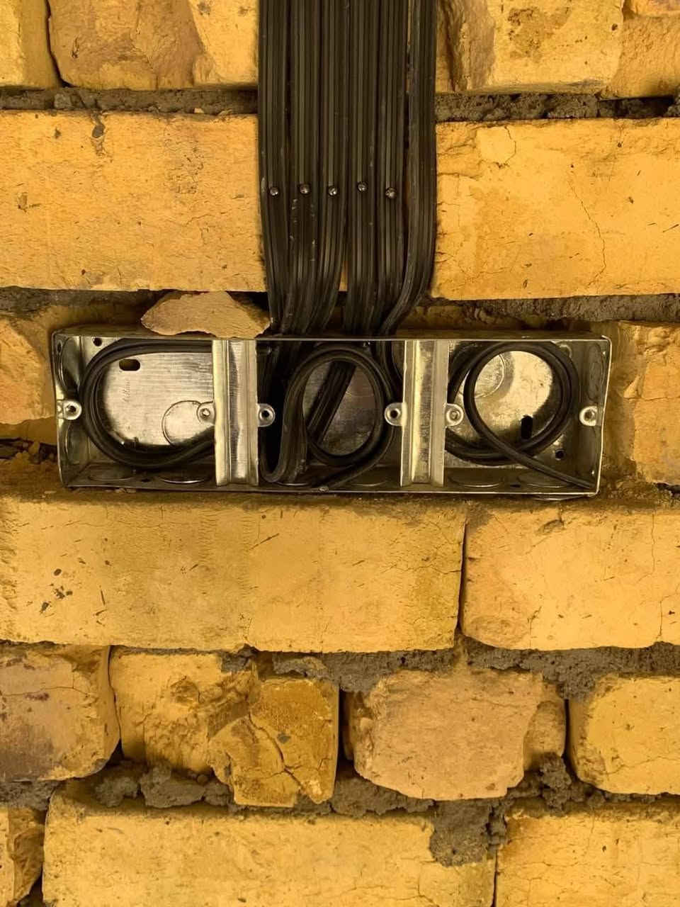 تأسيس مي ومجاري تأسيس كهرباء بوري سيمز درجه اولى وبااسعار تنافسيه
***********
***********
