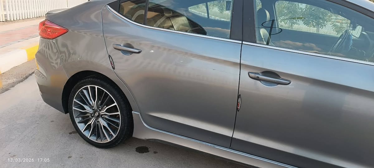 سلام عليكم اخوان
هونداي النترا موديل 2017 #سبورت #رياضيه
#وارد امريكي
سياره داخله كلين بدون حادث
هنا بلعراق صار بيه قطعتين بنيد مبدل وجاملغ مصبوغ بدون دواخل 
رقم بصره دولي#بسمي سنويه ل2031 تحويل ثاني يوم 
مواصفات السيارة
# محرك 1600 تيربو
# كير عادي 7 نمر
#ويل 18 رياضي
#كشنات جلد وحضن رياضي
مختوم  بعلامه ال sport
#تحكمات استيرن جهتين
#اشاير بلمري بك لايت لد
#لايت زنون اوتو بلاد
#بصمه تشغيل وبصمه أبواب
#شاشه وكامره دواره
#تدفئه كشنات الأمامي
#كزوز رياضي
#دركه استيرن حرف D رياضي
#كيجات رياضي
#داخل اسود مطعم كاربون
#سياره جديده ماشيه 69mil
# تبريد ثلج ❄️ تدفئه حداديه جديده
#السعر 113 وبيه مجال
#مكاني ناصريه ***********
