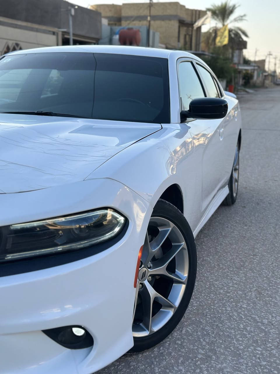 مراوس او بيع حسب القناعه
دخول جديد دوج جارجر امريكيgt.
 الموديل .2023 اصل 

             (الاصدار الاخيرررر)

              اللون . ابيض

المسافة المقطوعة78 km فقط وضع الوكالة
حجم المحرك 3600

(حادث السيارة خفيف جدا بدون ايرباك صور الحادث مرفقه مع المنشور.)
مواصفات السيارة ..
-كامرة خلفية دوارة HD
-لايتات زنون وكالة
-تشغيل عن بعد 
-كشنات حضن مع تحكم كهرباء
-حساس خلفي
- بلوجكترات زنون لد امامي 
-شاشة كبيره مع نضام GPS
-مري جانبية هيتر مع عاكس الضوء
-نضام USB- كامل 
-تبريد قطعتين
-بصمة ابواب 
رقم بغداد ب اسمي شخصيا
السعر.270 وبيها مجال
مكان السيارة بابل. 

اي استفسار الاتصال. متوفر واتساب 

*********** واتساب
 ***********
