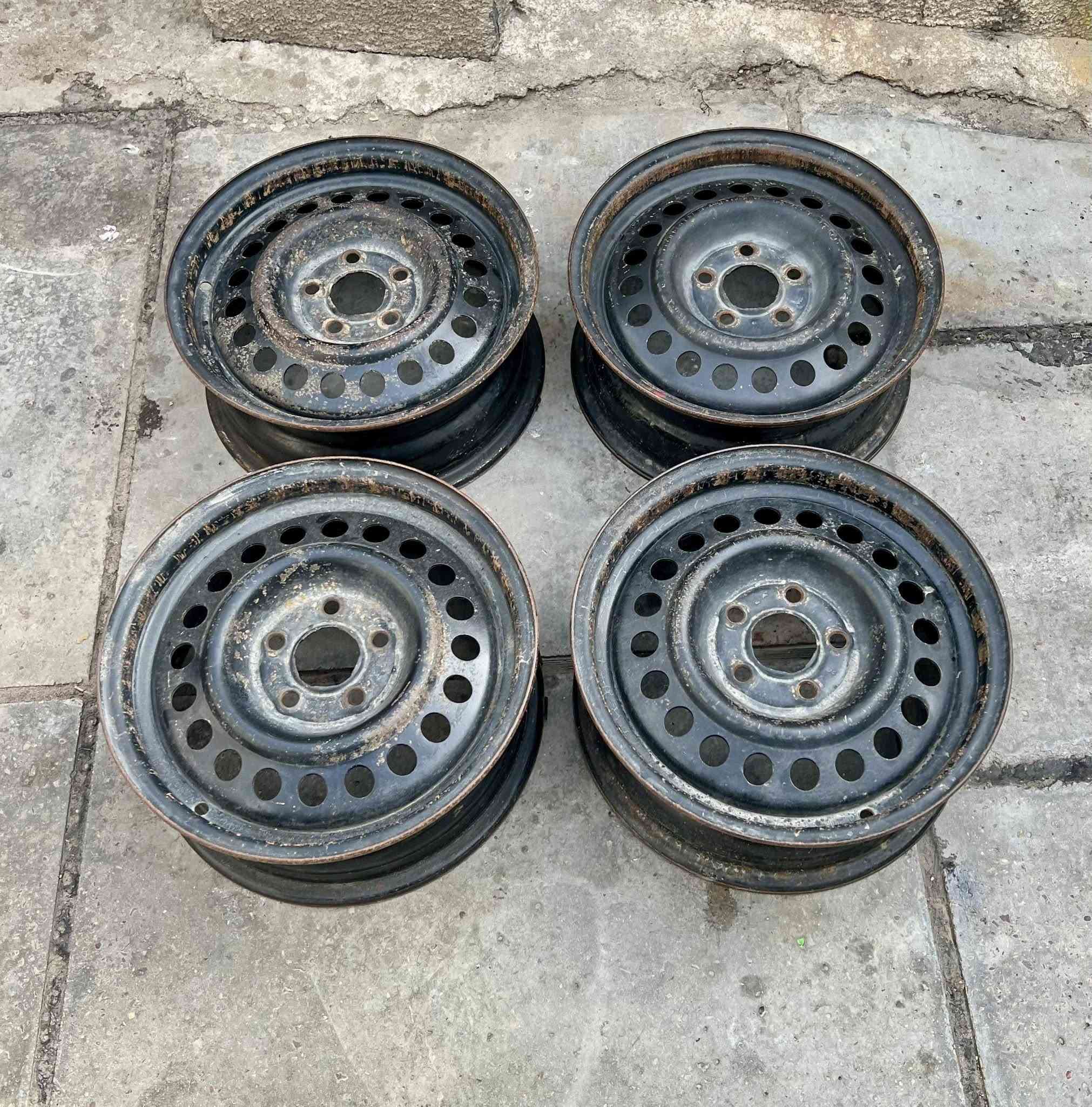 السلام عليكم البيع تخم وياله سلبرتي حجم 14 كوراله امريكي

                                 شرط البلنص💯
***********
