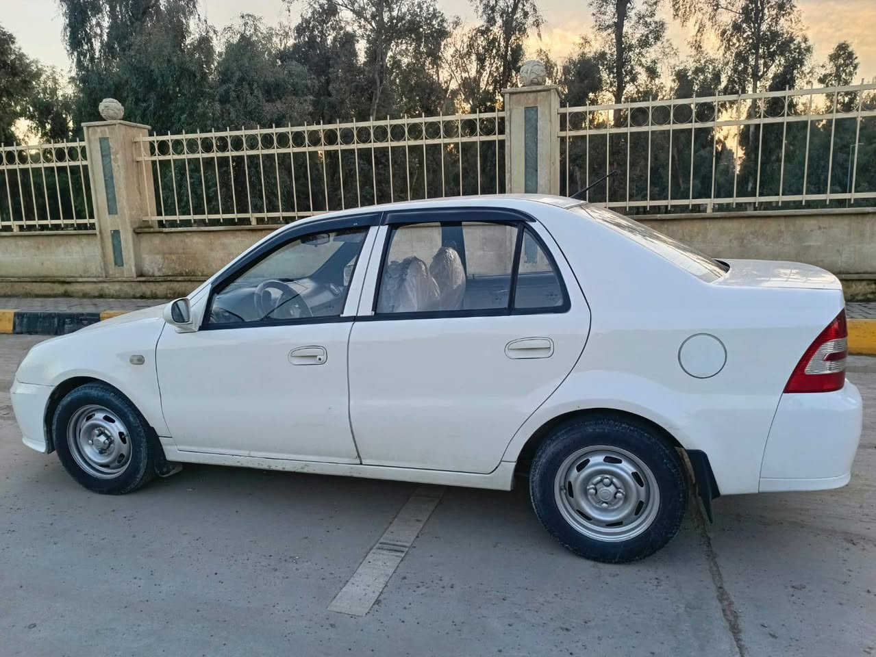 السلام عليكم سي كي للبيع تدفئه تبريد موديل ١٢ 
مابيهاا قطره صبغ محرك اصلي مامفتوح 
كابون بانزين 
تحويل مباشر من شرعي 
ماشيه ١٥٢كيلو متر
سياره جديده وجاهزه ماتصرف عليها كلشي سياره جديده السعر ٦٥ مكلف بل نشر للتواصل معه صاحبه اتصل 
***********
***********
