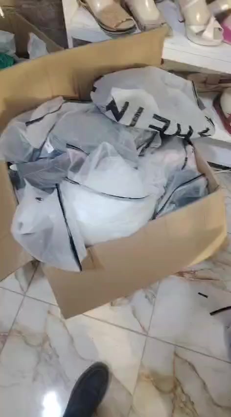 السلام عليكم ملابس شي ان عدد ٣ كارتون سعر كلش مناسب ملابس نسائي صيفي


**إذا كنت صاحب هذا الإعلان وتريد حذفه لأي سبب، رجاءا أرسل رسالة إلى الدعم الفني**