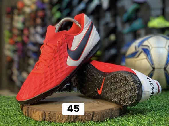 ملك التارتان للأحذية كرة القدم البالة الاصلي

* كل قطعة وسعرهة تبدأ الاسعار من ( 35 الف الى 60 ) الف حسب القطعة
* توصيل متوفر لكل المحافضات 
  بغداد (5) محافظات (8)
* متوفر داخل المحل جملة ومفرد 
***********  📞
