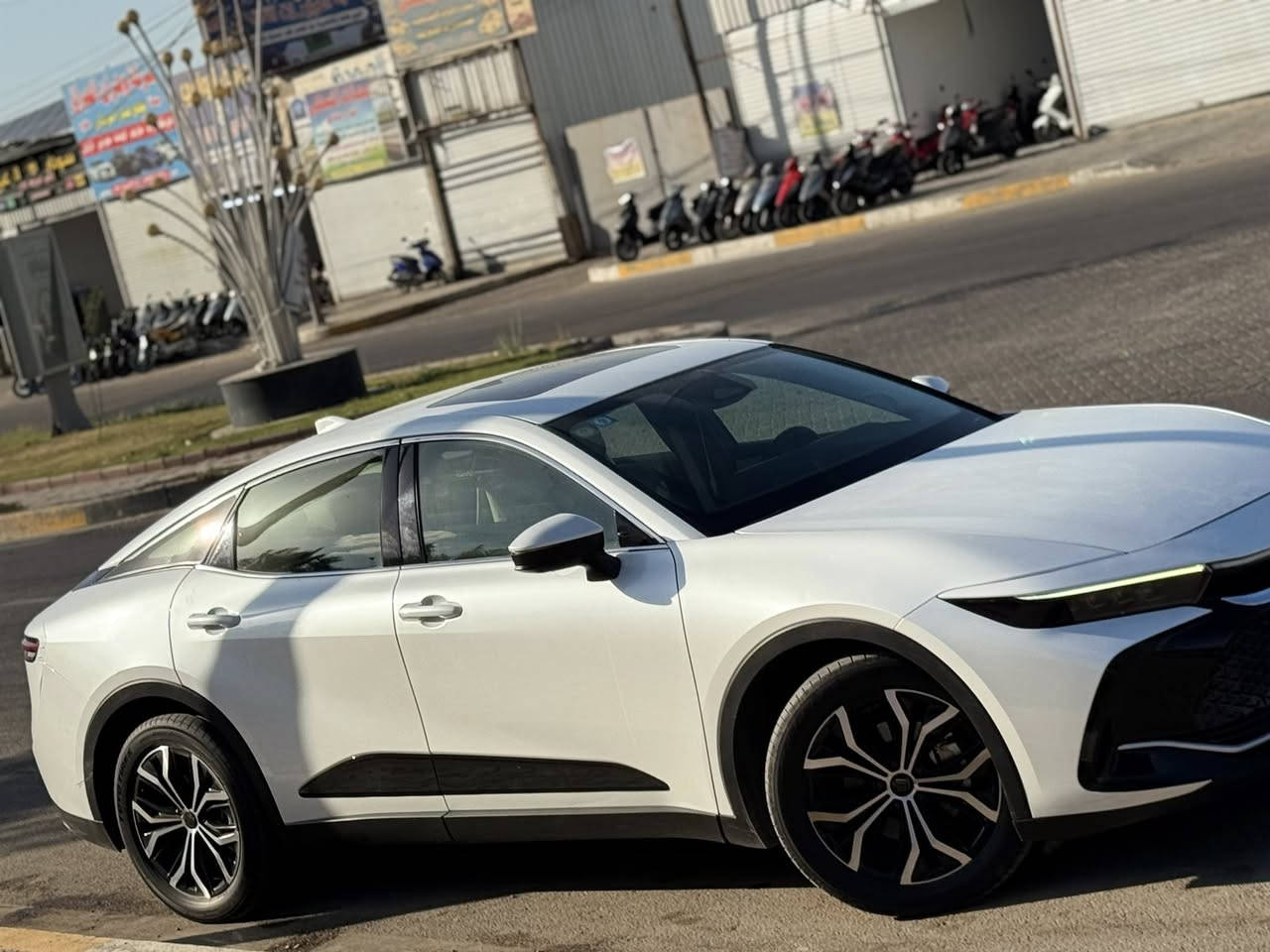 🚘للبيع تويوتا كراون هايبرد 2023 🔥
سيارة تجمع بين الفخامة، الراحة، والاقتصادية بنفس الوقت، بحالة ممتازة جداً ونظافة الوكالة.

✅ موديل 2023
✅ هايبرد اقتصادي جداً بالوقود
✅ ممشى 25 ألف كم فقط
✅ لون أبيض لؤلؤي أنيق
✅ استخدام شخصي وحالة ممتازة

💰 السعر: (31)وبيه مجال للشراي 

📞 للاستفسار والمشاهدة مراسلة خاص أو الاتصال على الرقم: (***********

