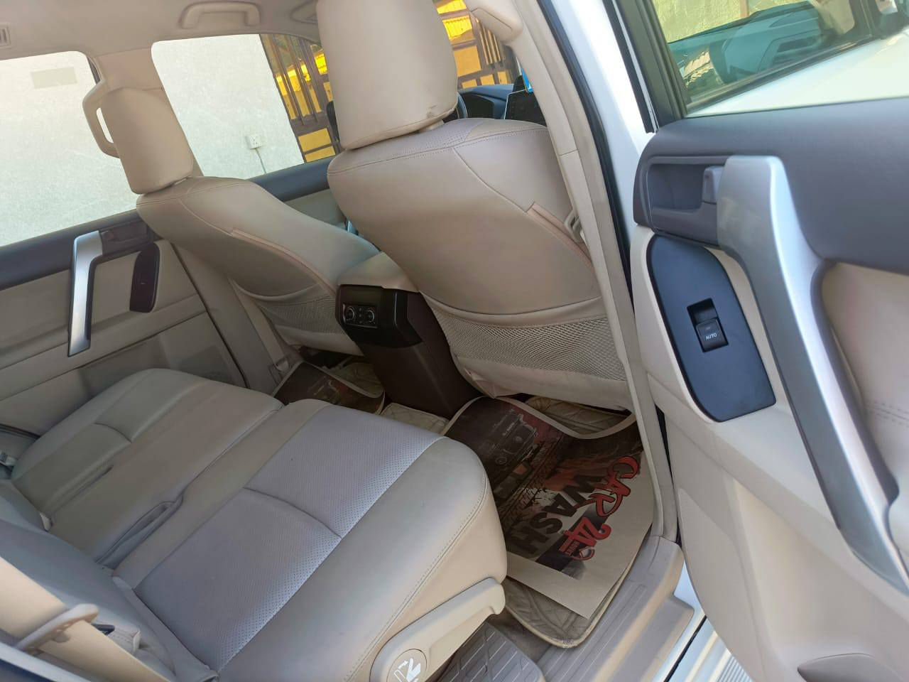 السلام عليكم للبيع تويوتا ابرادو خليجي مكفولة كفالة عامه ماشيه49 اربيل بسمي فول مواصفات عده الفتحه فقط سياره جديده بيع او مراوس بسيارة اقل سعر مكاني بغداد السعر 410 اتصال *********** موديل 2021 كل المواصفات بيهه عده الفتحه
