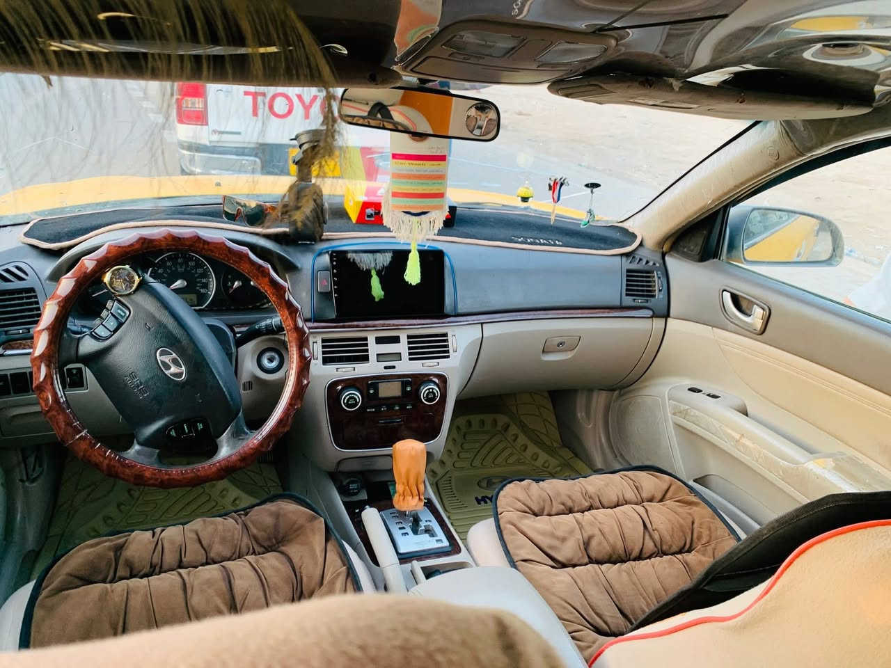 سلام عليكم سوناتة 2008 محدثة 9 امريكي رقم دولي باسمي كير محرك مكفول بيهة تبديل جاملغ امامي فقط لباقي كلة ليبل واحد محرك 2400   كشن كهربائي شاشة دوشمة  تبريد سعر 83   وبيهة مجال رقم  *********** مكان واسط صويرة
