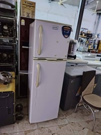 ثلاجات • ٢٠ قدم • مستعملة وجديدة