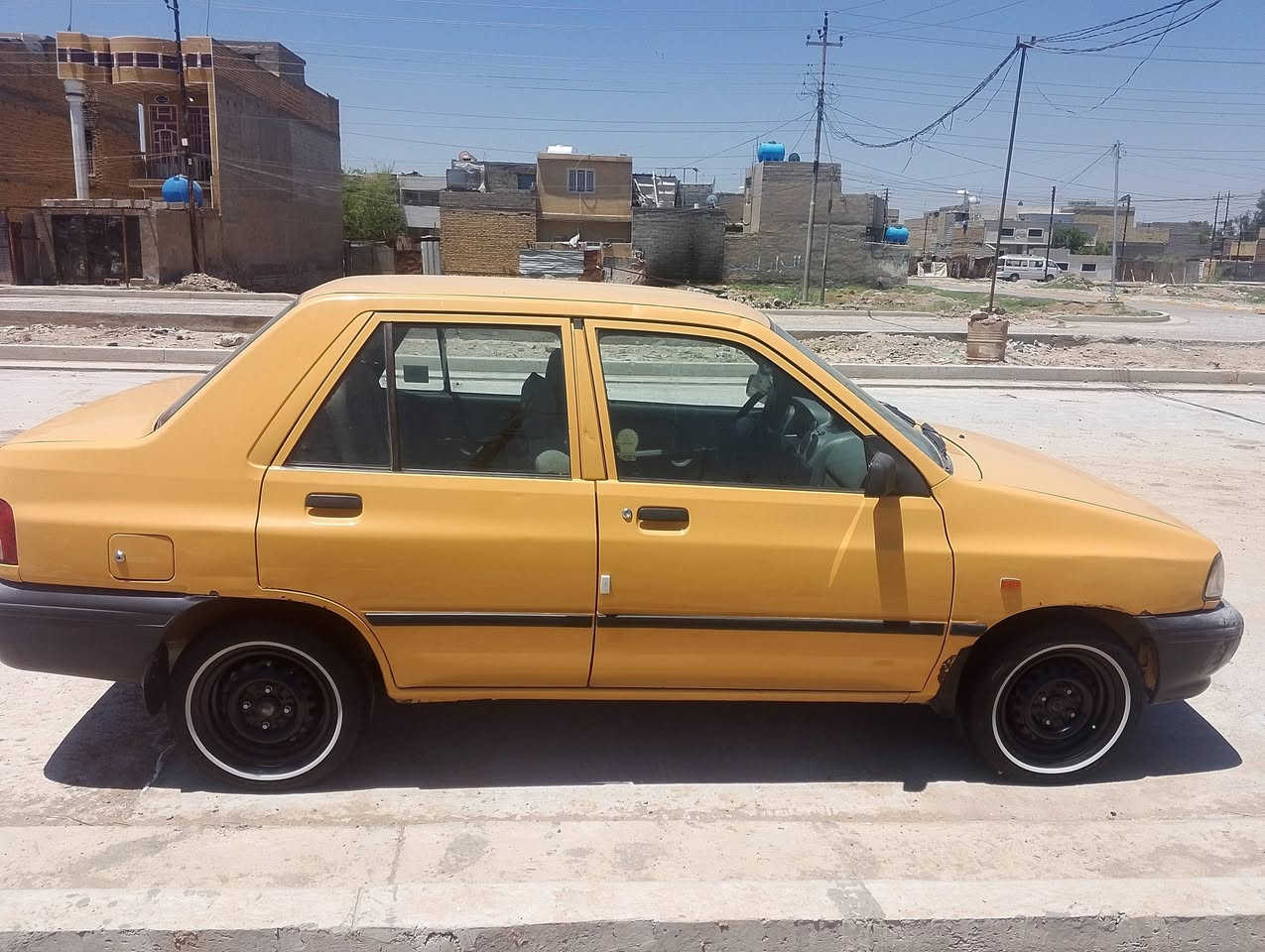 سلام عليكم شباب سايبة موديل 2017 كفالة من صبغ كير ومكينة مكفولة شواصي مكفولة صدر جديد تبريد شغال تخم تير جديد السعر خاص *********** المكان بغداد الحسينيه الرشديه
