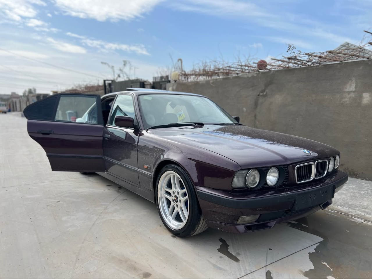 بیئیم 1994 بیلاد 525ی تؤمایک فول ماسەفات کوشن جلدی هیتەر بیلاد دەبل ئیرباک پیش پان سلایت گیرمەکینە بەشەرت ئارم پلاستکە ئەوەلایات بەشەرەت سەیارەکە بەس ماشەللەی دەوی موشتەری. تیلەفؤن بکە ڤایبەر واتس ئاپ❤️*********** أربيل, العراق
