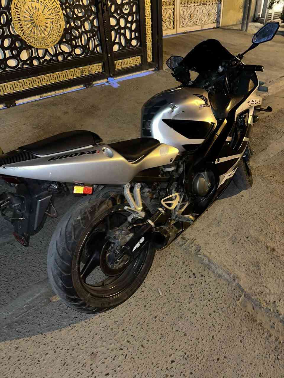 السلام عليكم
بطح F4i (للبيع)
دراجه مفتوحه مكينه مبدل فقط رنكات
دراجه كله شغله اشاير نكره بكل وقت الدراجه كامله تجي تاخذه وتطلع وين ماتريد تروح
الدراجه مبدل دهن قبل يومين شرط موتل مع مي راديتر نجي تشوفه وبيك خير وتدلل السعر ( ١V ) وبيه مجال + اني ابيع ع الورق لقديم ١٥٠
مكاني العامريه
***********
ماتواجد فيس واتساب او رصيدا
